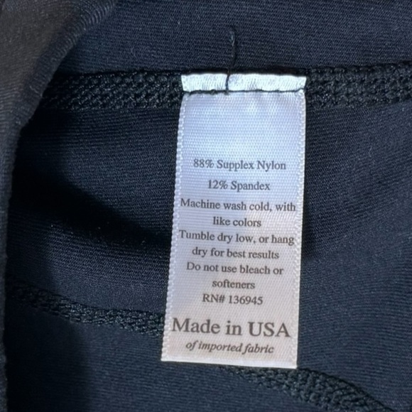 KIRAGRACE Black Grace Caged Strappy Yoga Crop Top Size M - Picture 8 of 11